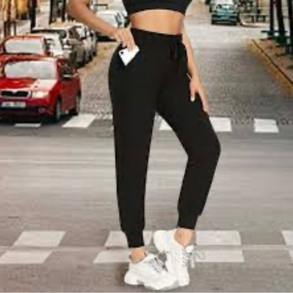 💎💎MondettaWomen's Black Jogger Pants84%polyester16%spandex